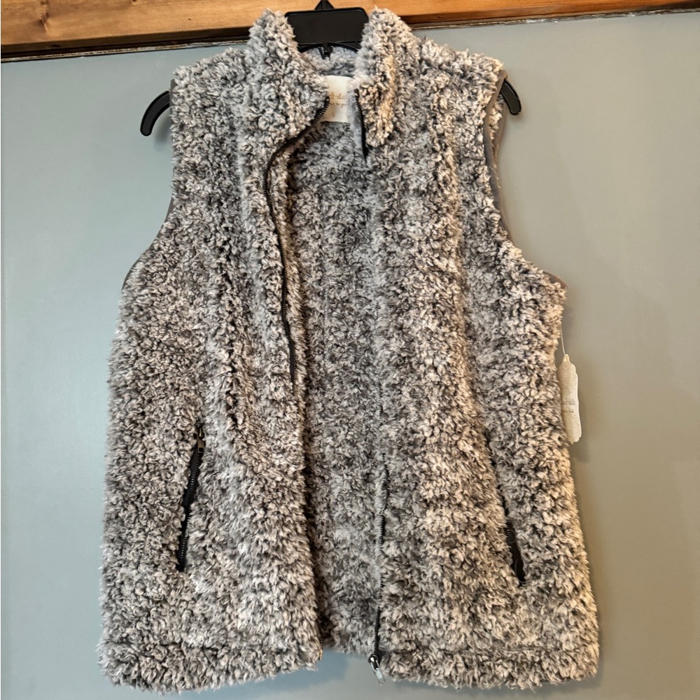 Altar’d State Zip-Up Sherpa Vest size S BRAND NEW